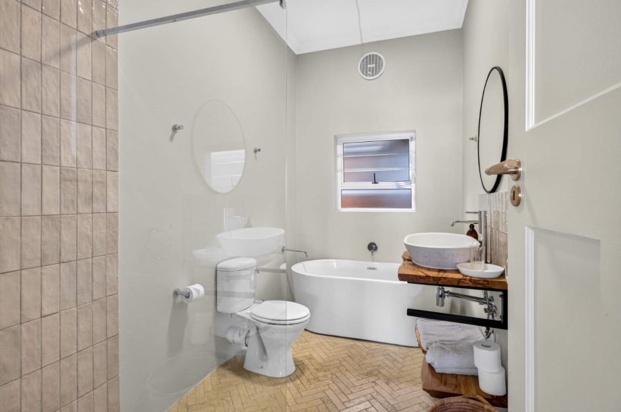 2 Bedroom Property for Sale in Green Point Western Cape